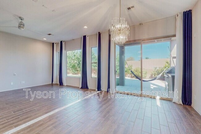 Foto del edificio - 4701 Cayetana Pl NW