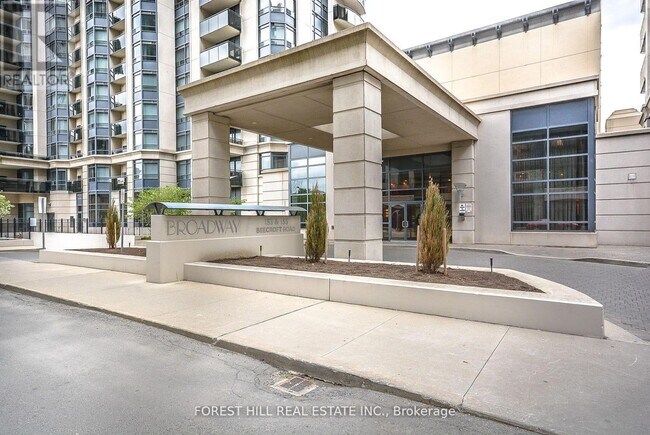 Building Photo - 153-2153 Beecroft Rd