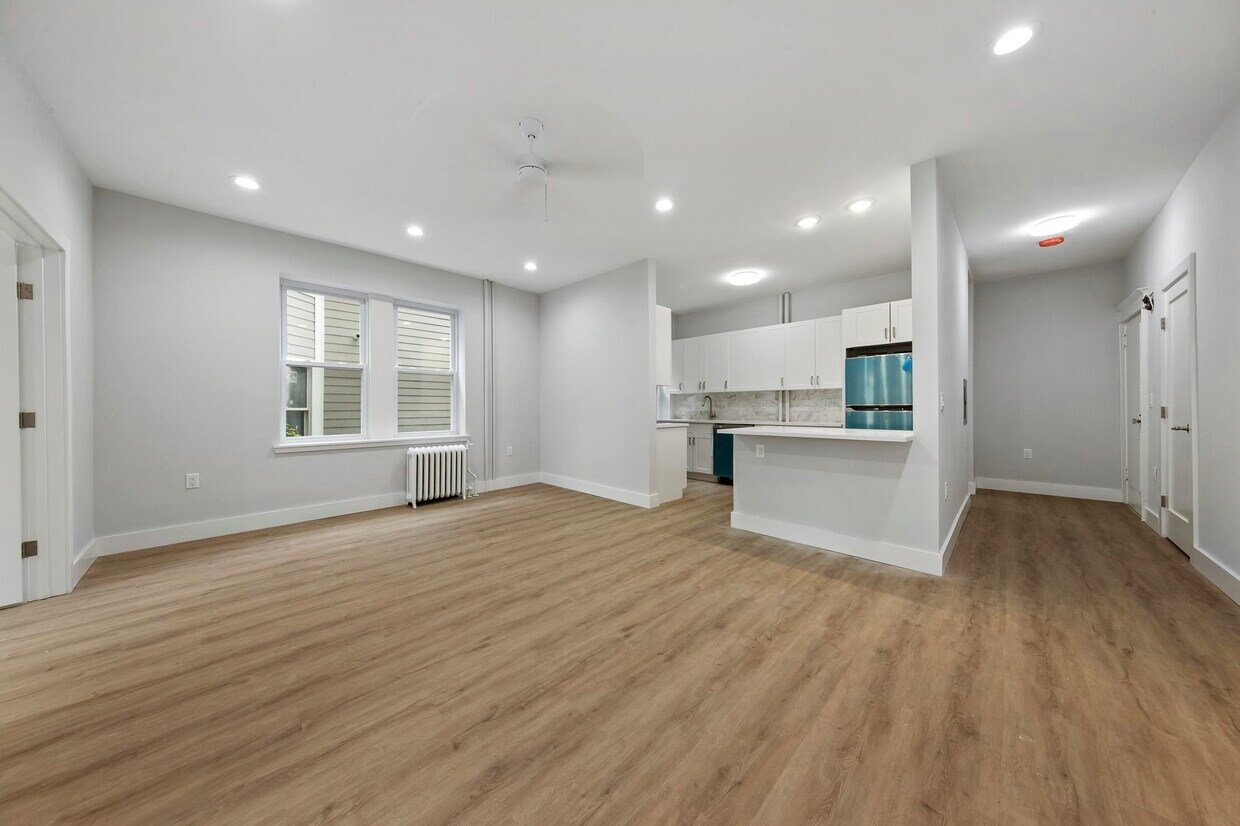 Primary Photo - 851 Boulevard E