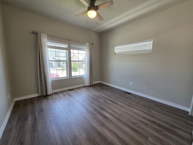 Foto del edificio - Gorgeous 5 Bed, 4 Bath Home In Beautiful W...