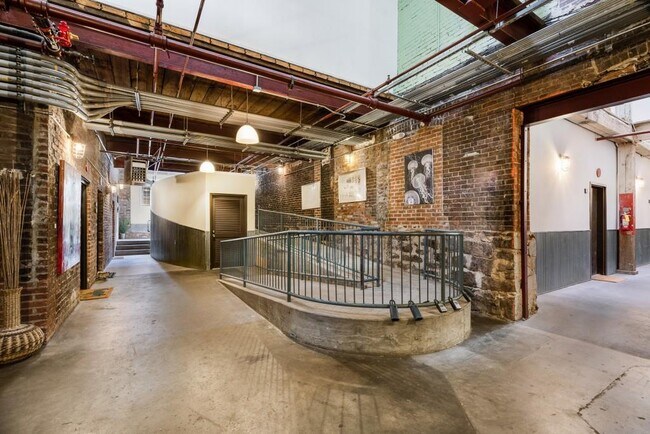 Foto del edificio - 19 Hilliard St SE
