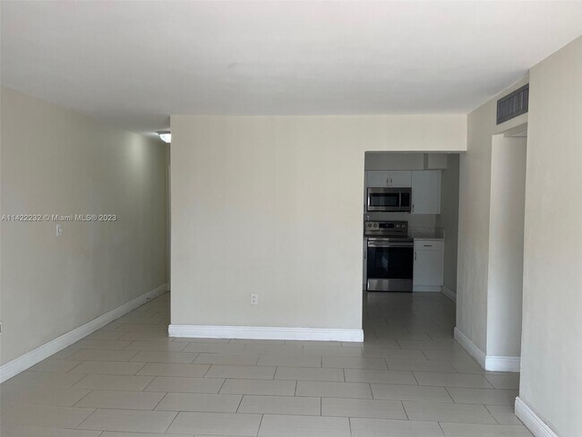 Building Photo - 1800 SW 25th St