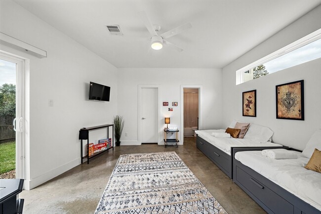 Foto del edificio - 3002 Hawkins St