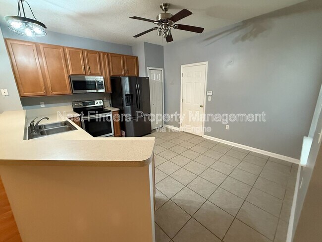 Foto del edificio - 9744 Summer Grove Way W