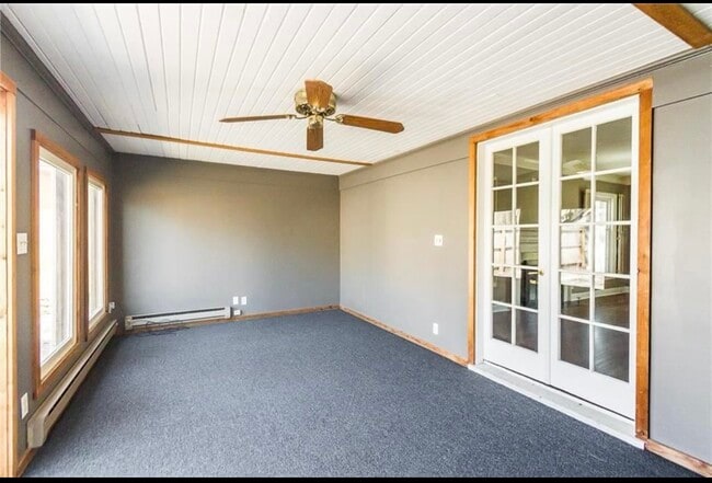 Sunroom (Attached, Enclosed) - 724 W Gregory Blvd