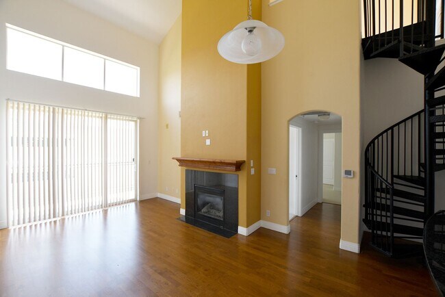 Foto del edificio - Centennial Condo for Rent! Outdoor Pool an...