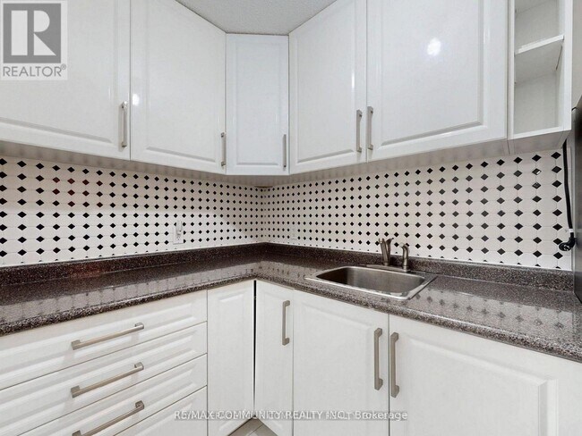 Building Photo - 54 Emcarr Dr