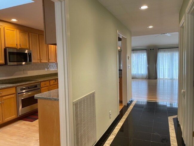 Foto del edificio - 69 Algonquin Rd