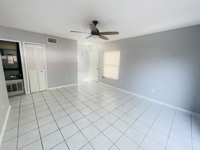 Building Photo - HIDDEN CREEK CONDO-1613 Little River Dr Or...