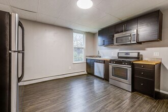 Building Photo - 2675 S 18th St