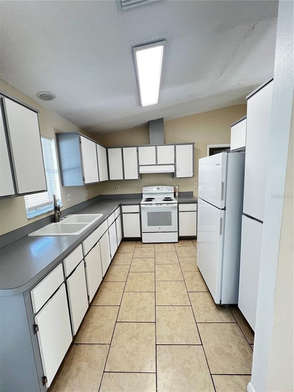 Building Photo - 3053 Salton St