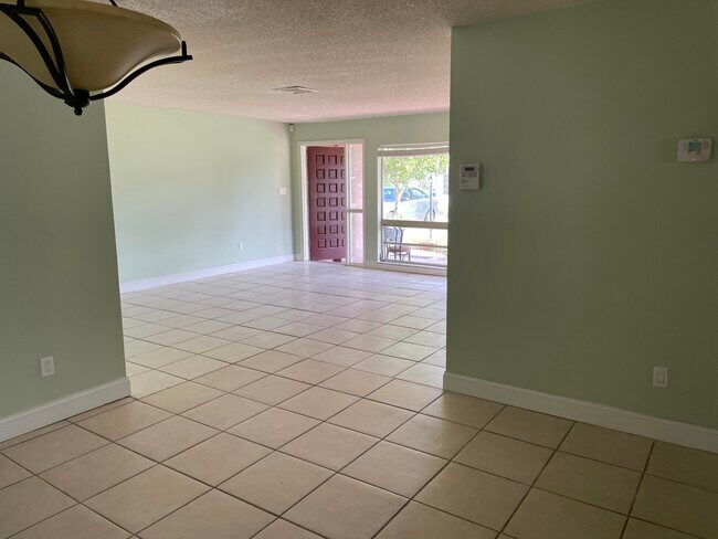 Building Photo - 5104 San Diego Ave