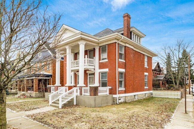 Foto del edificio - 61 Sherman Ave