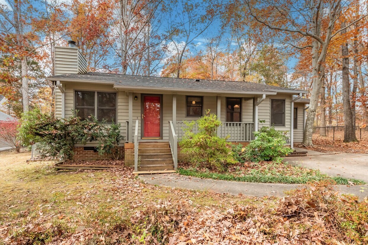 Primary Photo - Gem in Hillsborough-move in now!