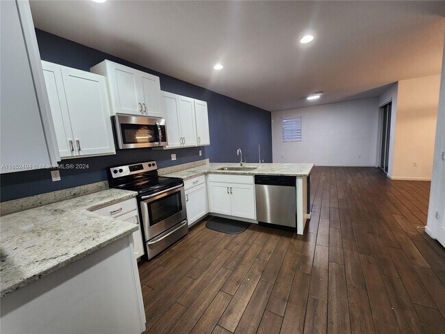 Foto del edificio - 1421 SE 24th Terrace