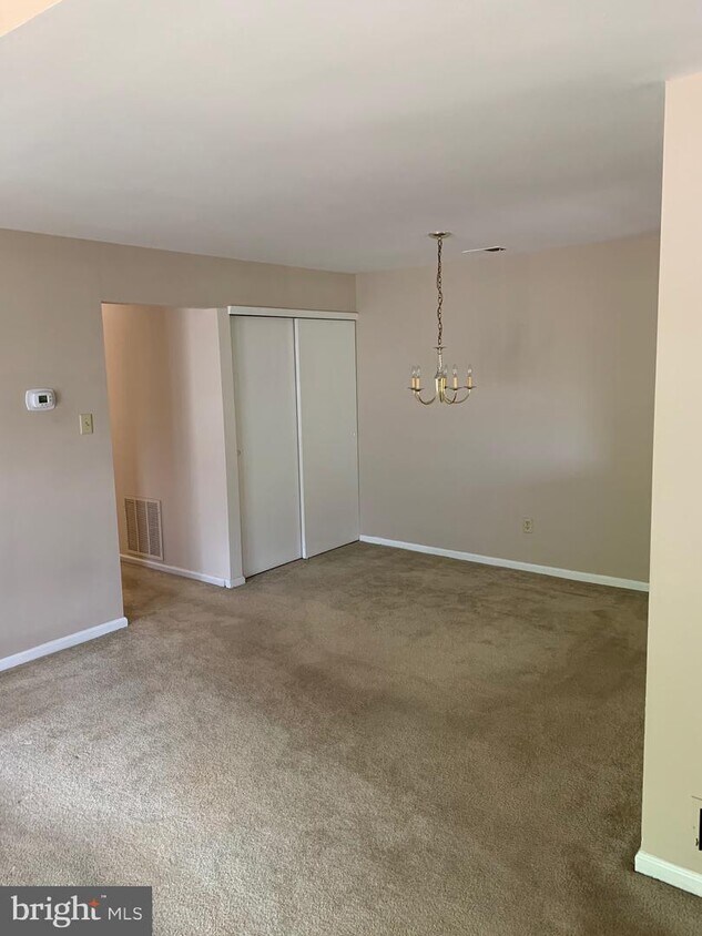 Primary Photo - 507 Hopkins Ct