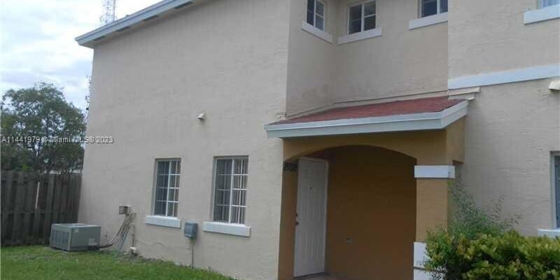 Primary Photo - 18618 SW 100th Ave # 18618
