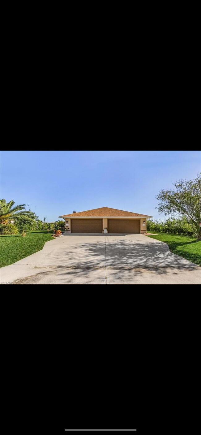 Foto del edificio - 403 SW 3rd Ct