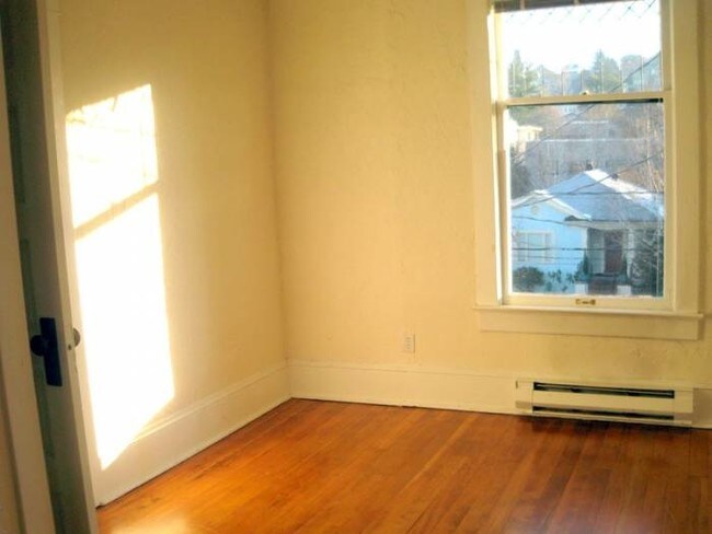 Foto del edificio - 1821 11th Ave W