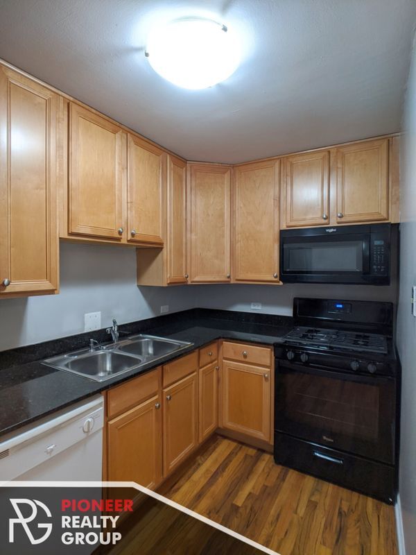 Foto del edificio - 4600 N Clarendon Ave