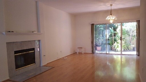 Sala de estar - 1354 Shadowbrook Ter