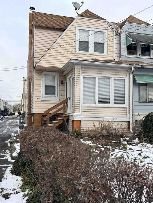 Building Photo - 401 Walnut Ave