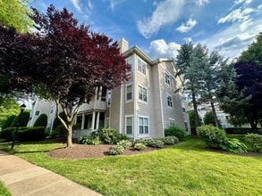 Building Photo - 14301 Grape Holly Grove