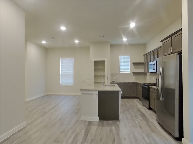 Foto del edificio - 9835 Willow Creek Commerce Dr