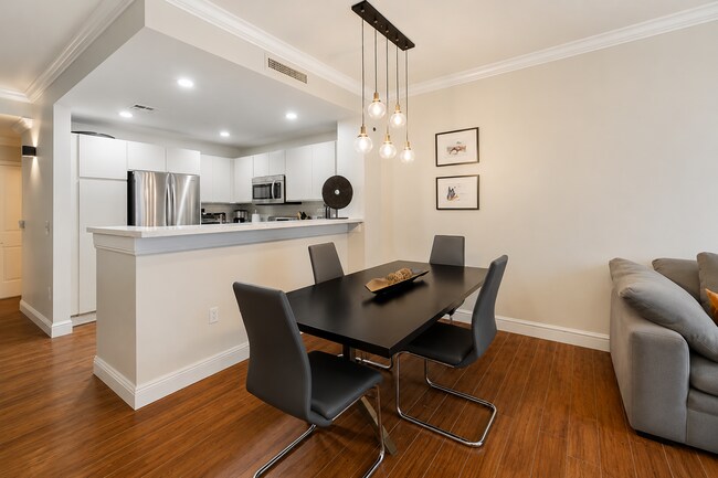 Foto del edificio - 11785 Saint Andrews Pl