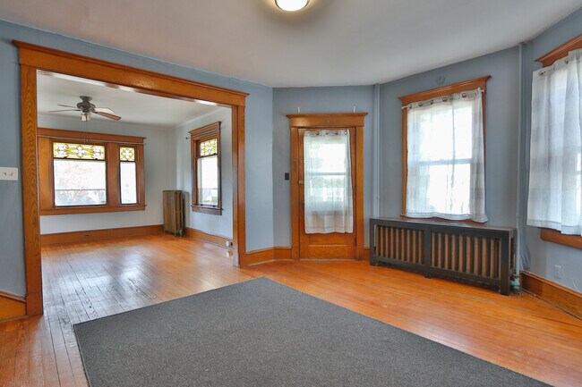 Foto del edificio - 503 S Broadway