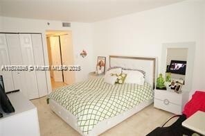 Foto del edificio - 7601 E Treasure Dr