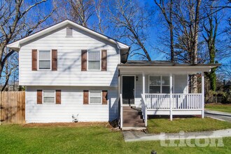 Building Photo - 141 Hemlock Cir
