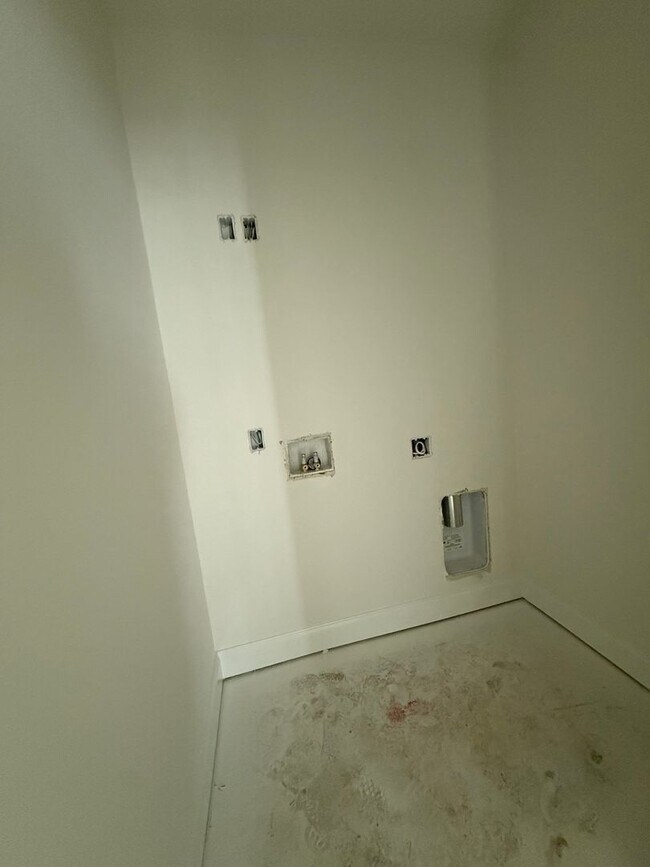 Building Photo - New Construction Near Downtown Charleston!
