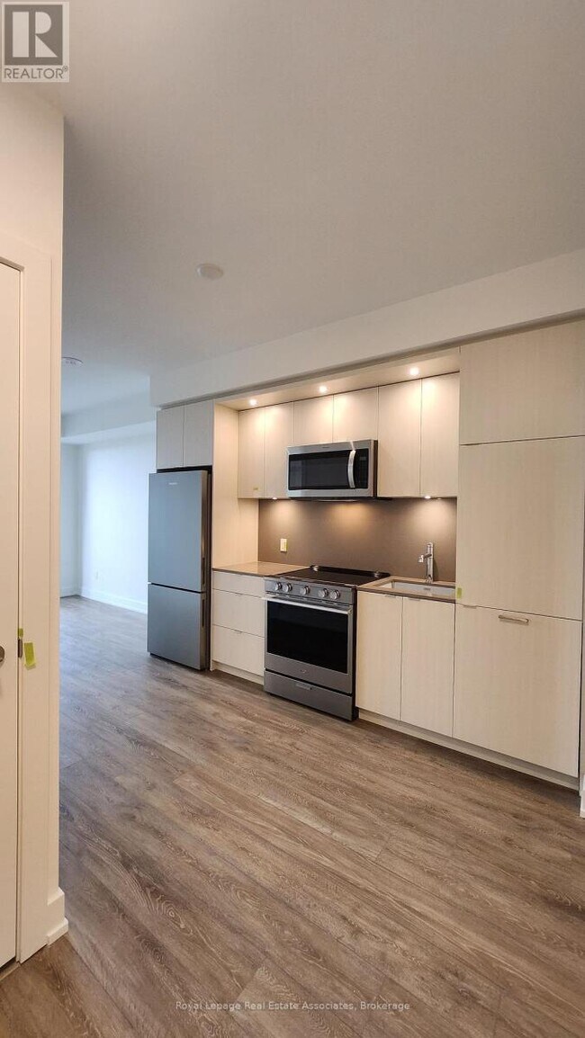 Building Photo - 60 Central Park Roadway