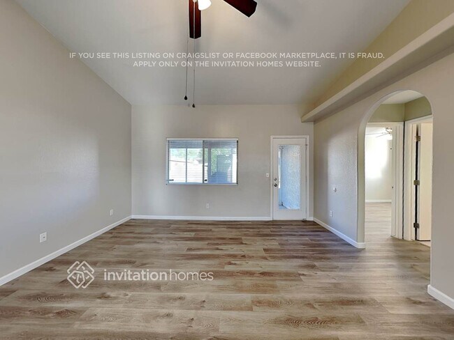 Foto del edificio - 10219 N 89th Ave