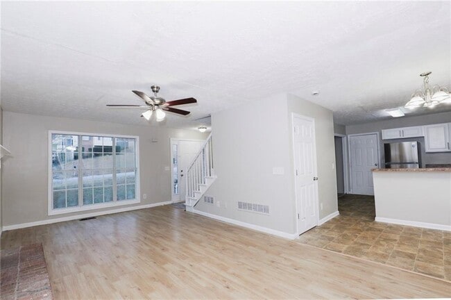 Building Photo - 2108 Lindley Ln