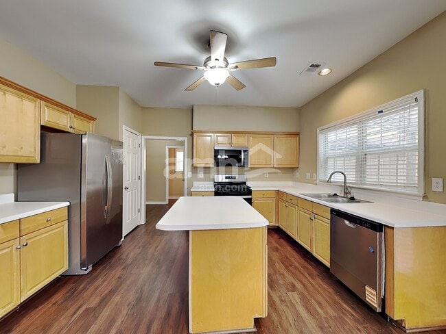 Building Photo - 5715 Oxborough Way