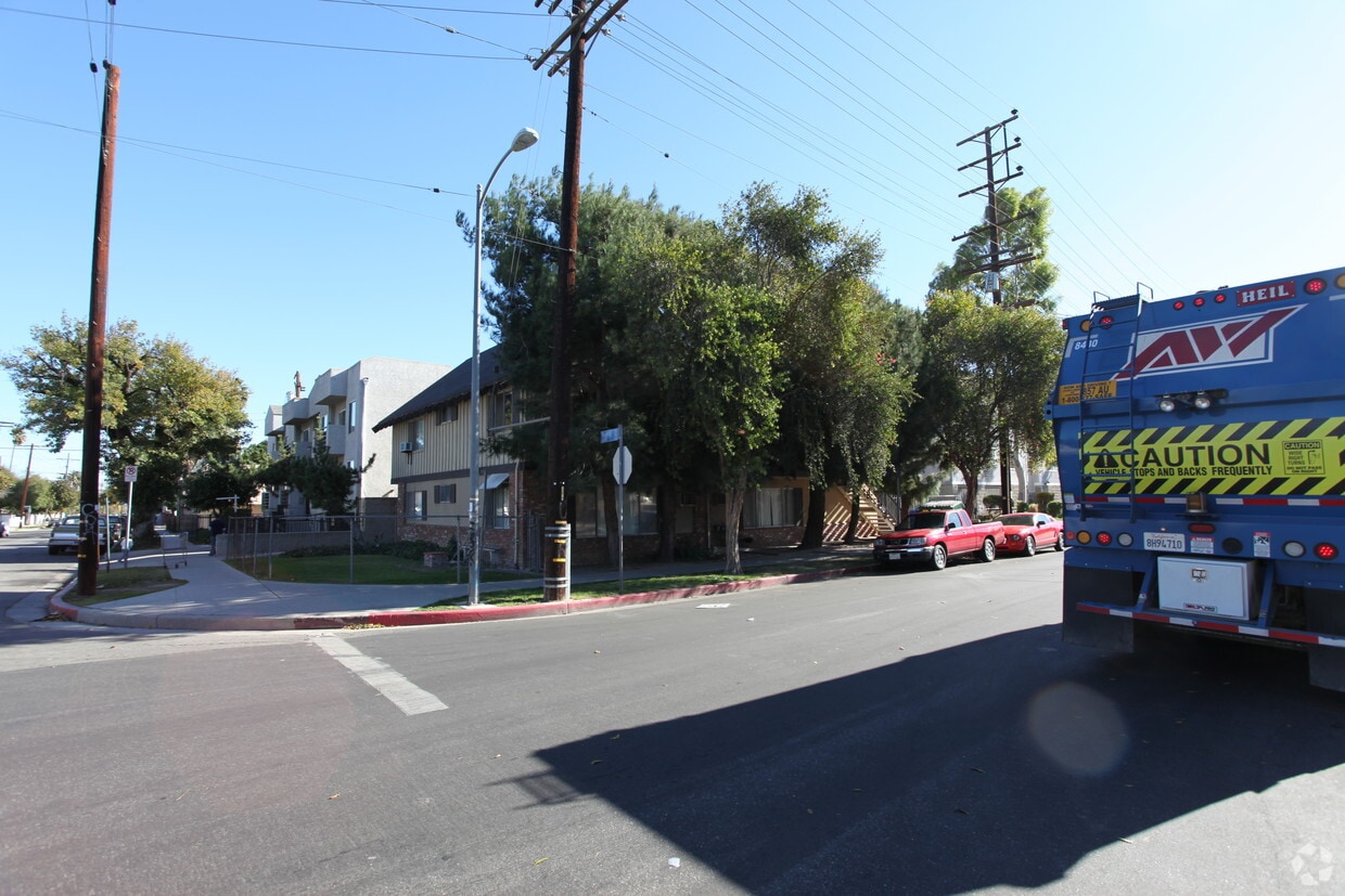 Building Photo - 7356 Eton Ave