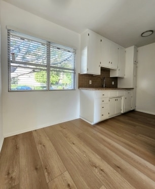 Interior Photo - 1439 Saltair Ave
