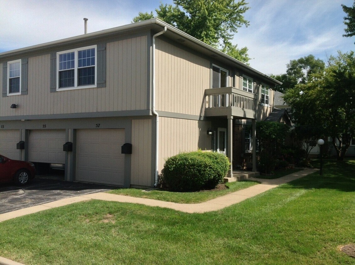 57 Basswood Dr Unit 57, Vernon Hills, IL 60061 Condo for Rent in
