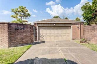 Building Photo - 9206 Beringwood Dr