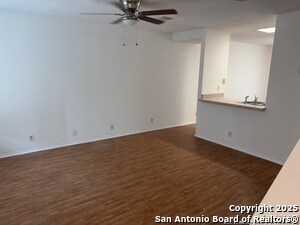 Foto del edificio - 8939 Kenton Briar