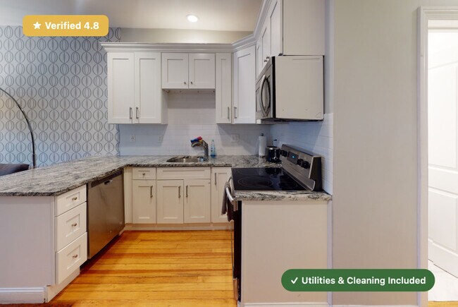 Foto del edificio - Furnished Private Bedroom in East Boston