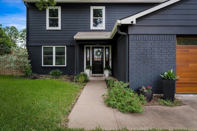 Foto del edificio - 11600 Parkfield Dr
