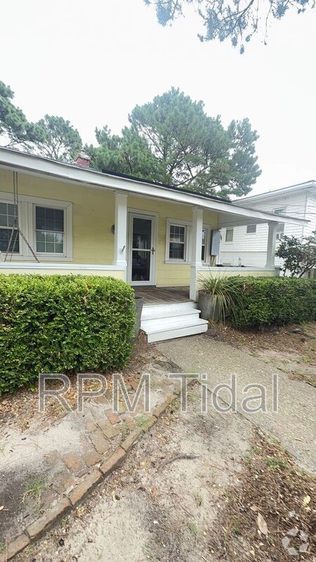 Building Photo - 224 A View Ave