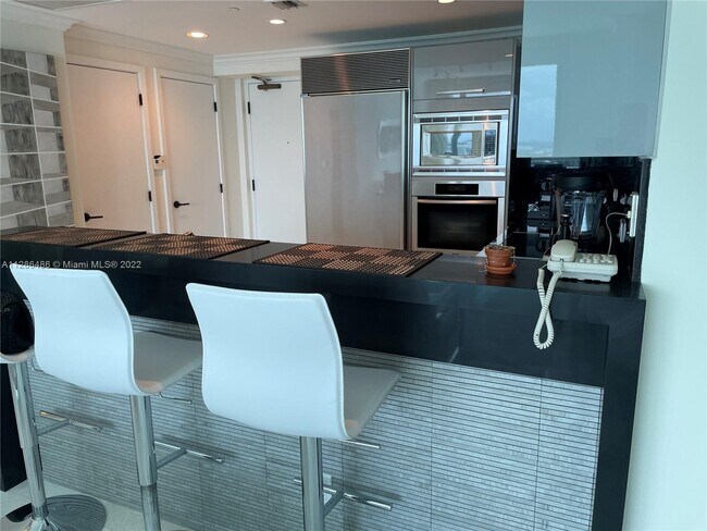 Foto del edificio - 6799 Collins Ave