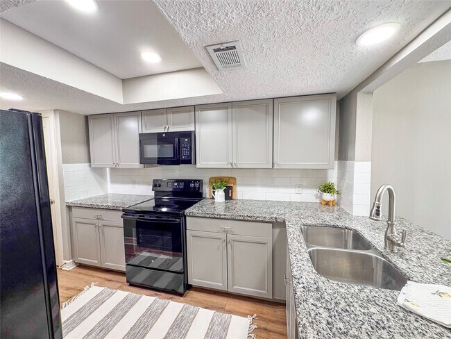Foto del edificio - 12741 Lake Conroe Hills Dr