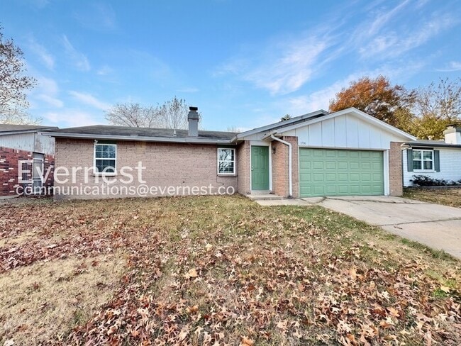 Building Photo - 1756 S Pine Ave