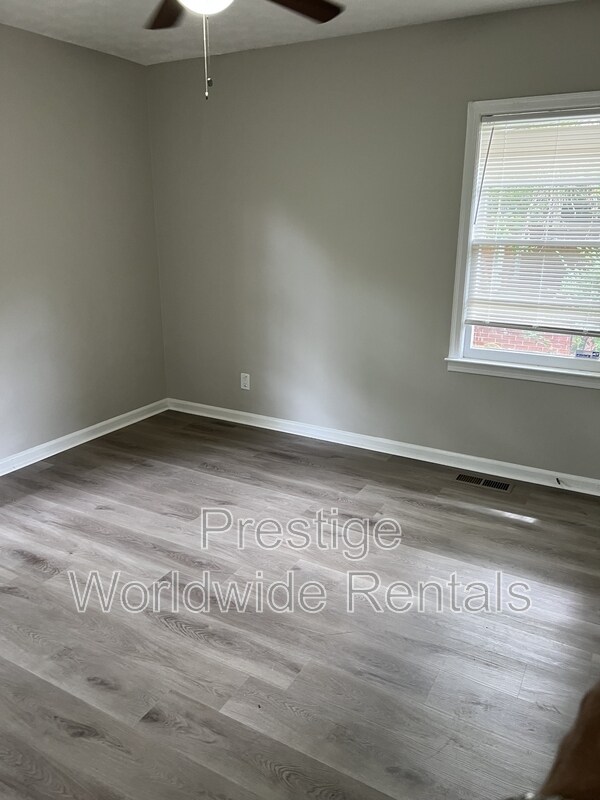 Building Photo - 4483 Oriole St