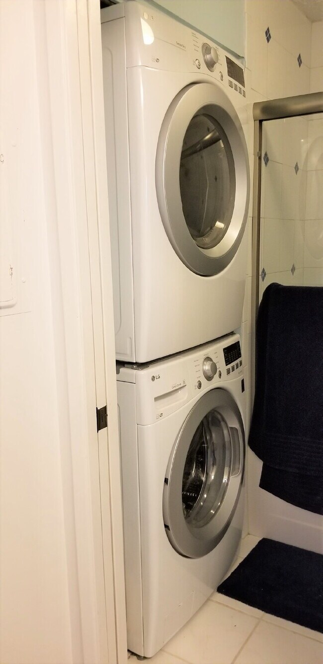 Foto del edificio - Spacious high floor 1BR/BA, 1pkg & Den - Makiki